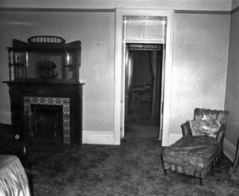 Utica Mansion - northeast bedroom